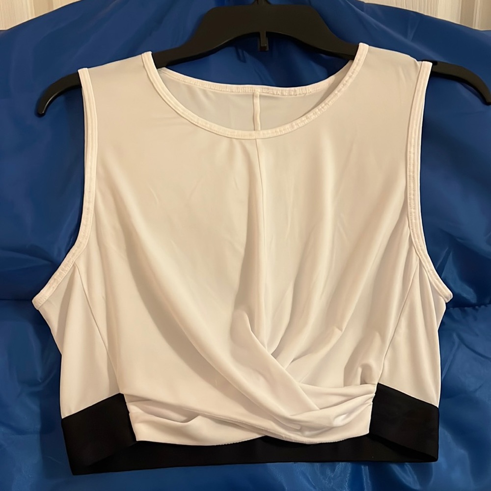 Fabletics Twisted Front Cropped Cami - image 1